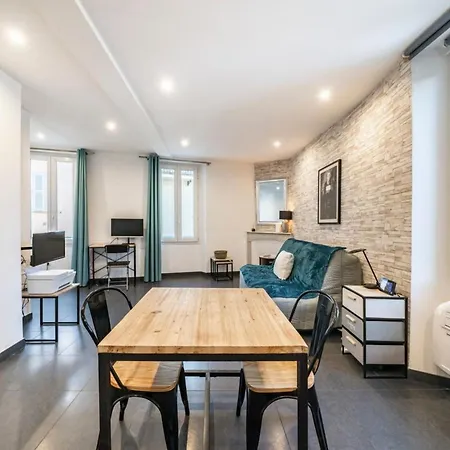 Apartament In The Heart Of *