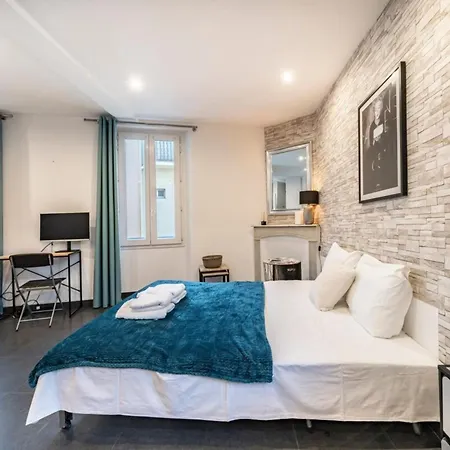 Apartament In The Heart Of Cannes